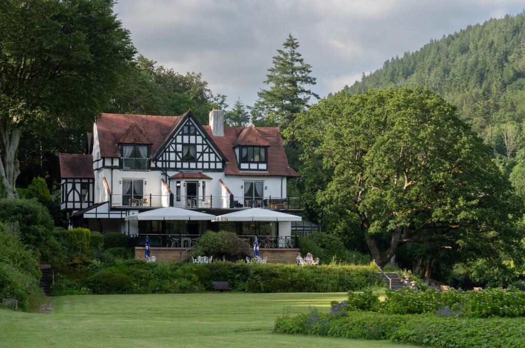 Craig-y-Dderwen Riverside Hotel